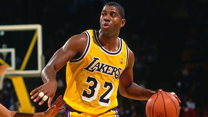 Magic Johnson gắn liền với câu lạc bộ Los Angeles Lakers Magic Johnson gắn liền với câu lạc bộ Los Angeles Lakers