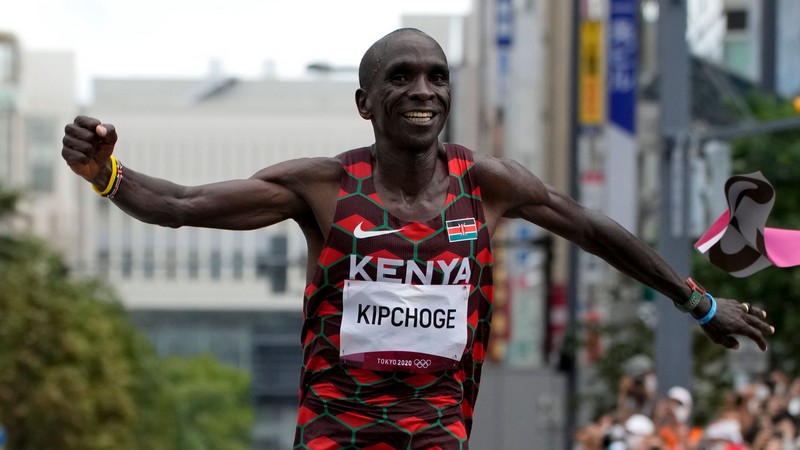 Eliud Kipchoge là một vận động viên Marathon cừ khôi Eliud Kipchoge là một vận động viên Marathon cừ khôi