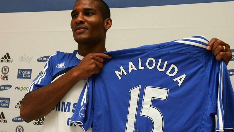 Florent Malouda khi chơi tại Chelsea cũng gắn liền với số áo này