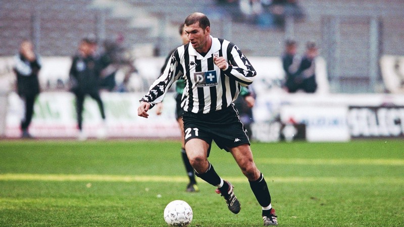 Zidane cũng từng tạo được ấn tượng lớn trong quá trình chơi bóng của bản thân
