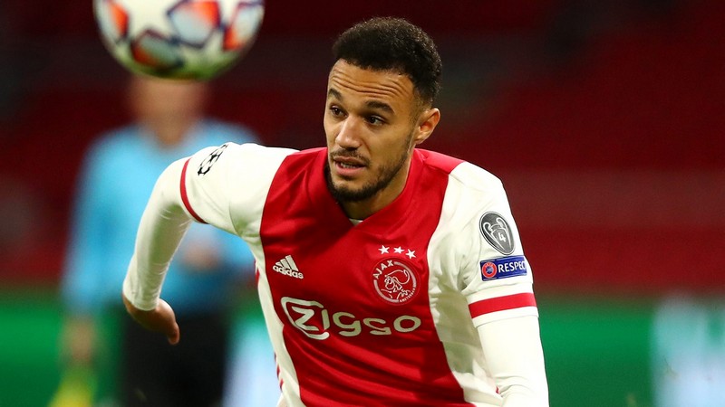 Anh cũng có những thành tích khá ấn tượng khi khoác áo Ajax Anh cũng có những thành tích khá ấn tượng khi khoác áo Ajax