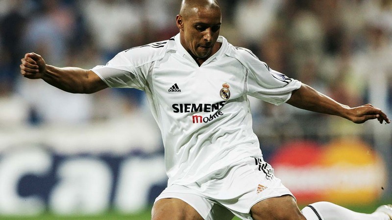 Cầu thủ Roberto Carlos của bóng đá thế giới